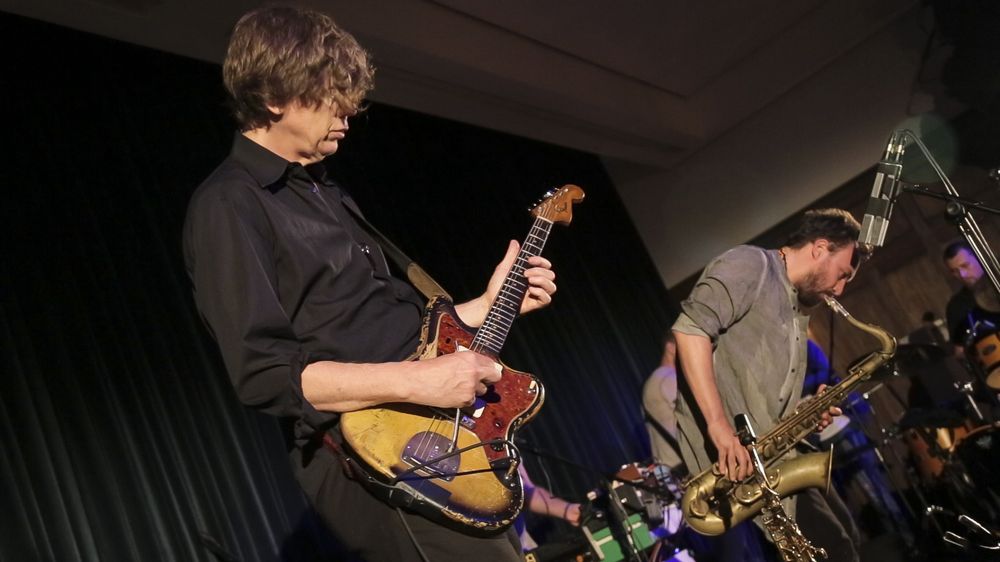 THURSTON MOORE PERFORMANCE